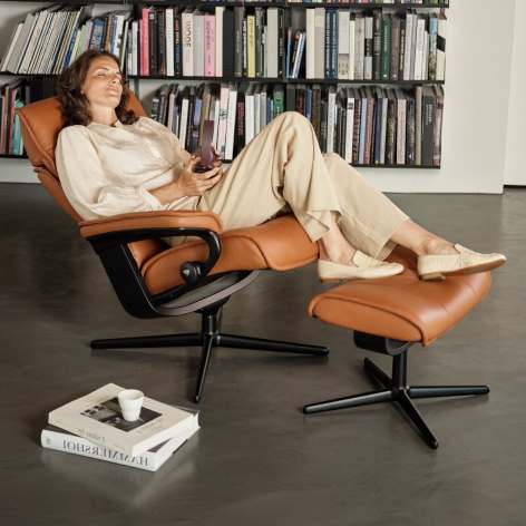 Stressless Admiral recliner with cross base in cognac leather
