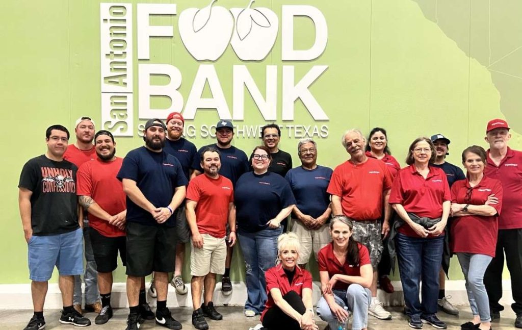 San Antonio food bank volunteers